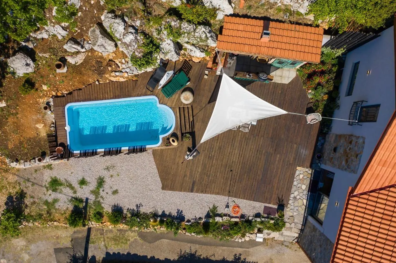 Villa Kamen Ledenice
